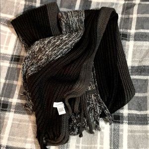 Calvin Klein scarf good condition badly used
